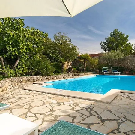 Villa Rosemary *